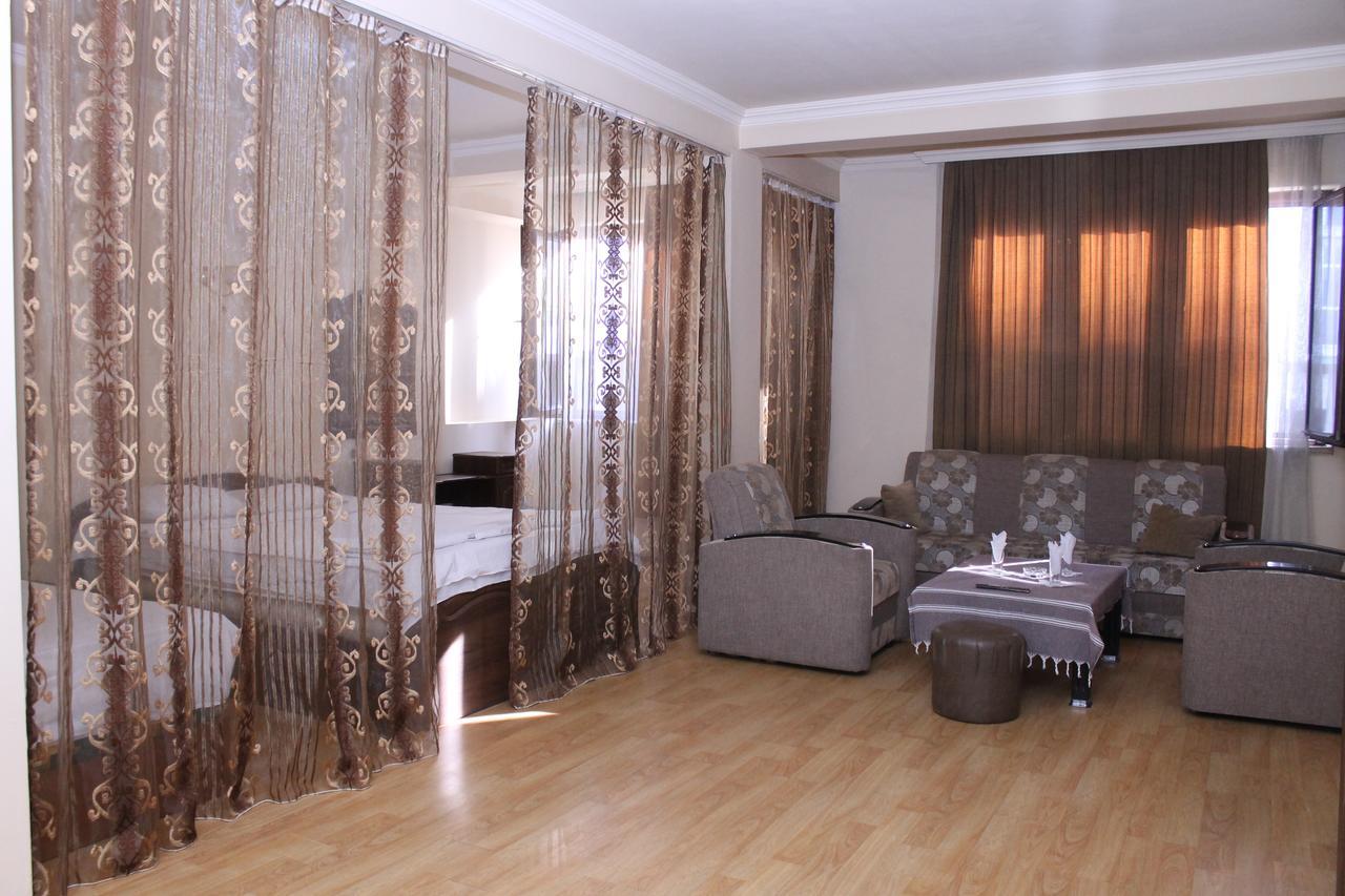 Hotel Hayat Μπατούμι Εξωτερικό φωτογραφία